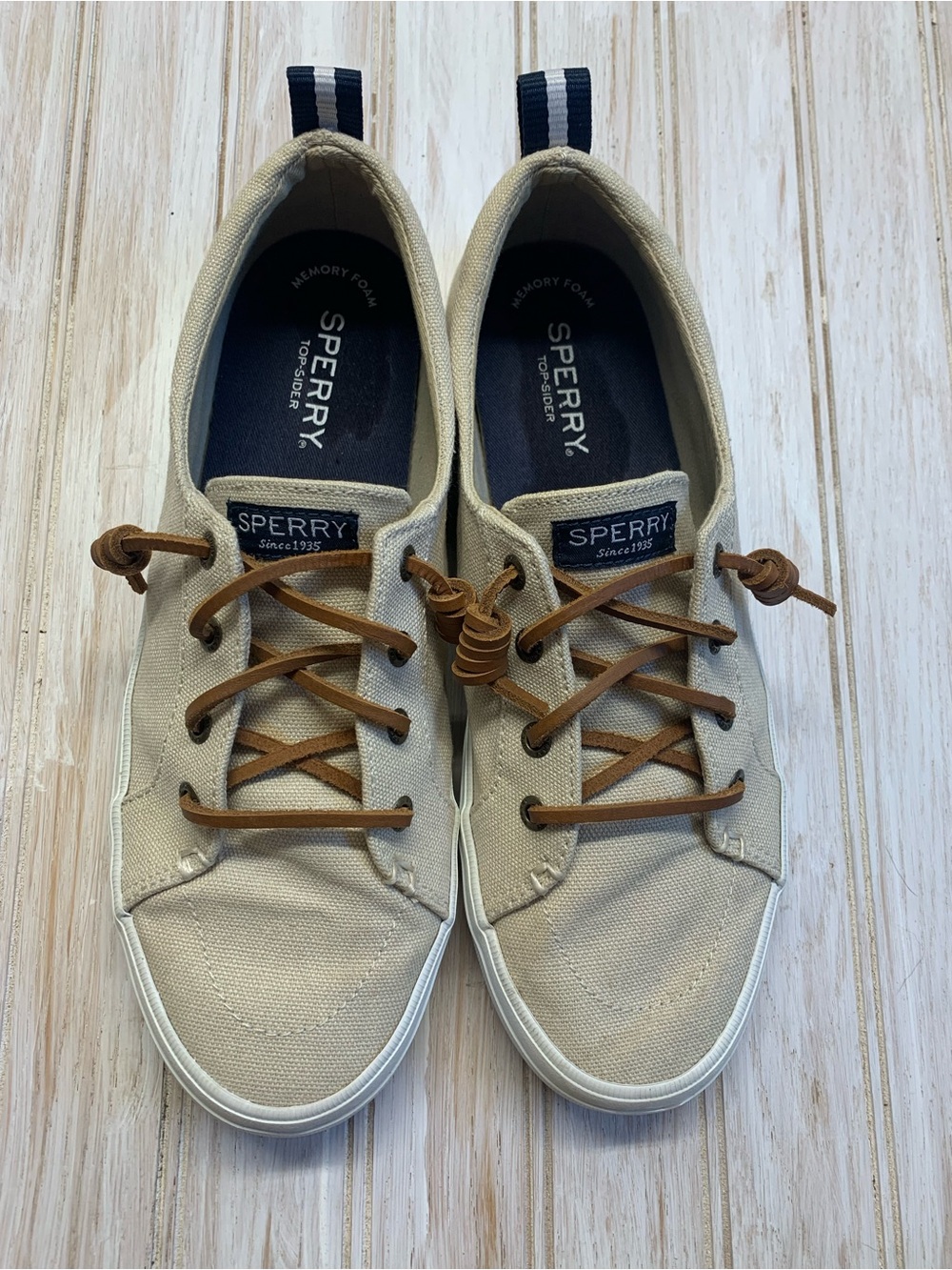Sperry Women's Light Beige Canvas Low-Top Sneaker with Tan Leather Laces 8.5 - Picture 3 of 9